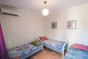 Изображение Изображение: Трехместный номер эконом-класса #1 #4