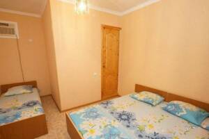 Изображение Изображение: 3-х местный номер «С удобствами» #1 #2