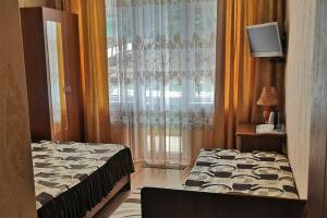 Изображение Изображение: 3-х местный номер с балконом #1 #6