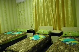 Изображение Изображение: № 5 Четырехместный «Стандарт» с балконом (2 этаж) #1 #5