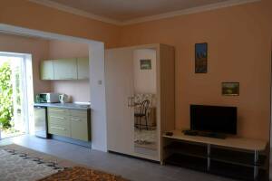 Изображение Изображение: Средняя студия с кухней и кондиционером (1-й этаж) #1 #2