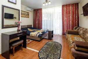 Изображение Изображение: Трехместный улучшенный с балконом № 013 #1 #17