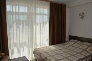 Изображение Изображение: № 5 Трехместный номер с доп. местом #1 #7