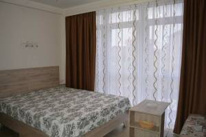 Изображение Изображение: № 8 трехместный номер с доп. местом #1 #10