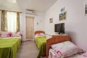 Изображение Изображение: 4-х местный номер с общей кухней (корпус 1) #1 #1