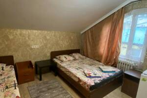 Изображение Изображение: 3-х местный номер с удобствами № 7 или № 8 #1 #4