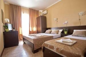 Изображение Изображение: 3-х местный «Стандарт» с балконом #1 #2