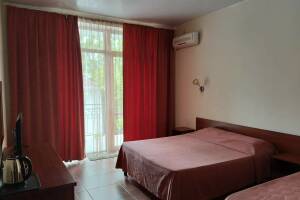 Изображение Изображение: Комната на 2−3 человека с балконом #1 #5