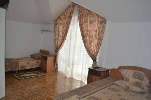 Изображение Изображение: 3-х местный номер со всеми удобствами #1 #2