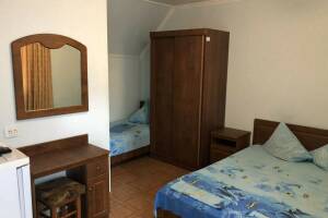 Изображение Изображение: № 21 Трехместный номер на 2 этаже #1 #12