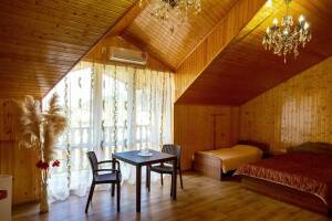 Изображение Изображение: 4-х местный улучшенный номер на 4 этаже #1 #8