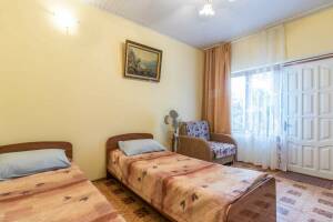 Изображение Изображение: Комната на троих #1 #4