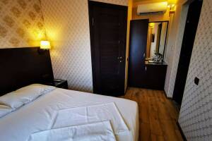 Изображение Изображение: 2-х местный «Люкс» с ванной комнатой (1) #1 #5