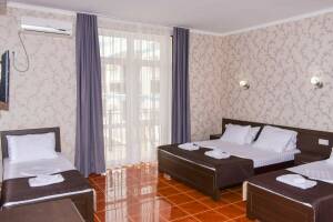 Изображение Изображение: Четырехместный «Стандарт» с балконом #1 #3