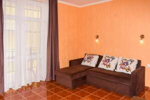 Изображение Изображение: Пятиместный двухкомнатный «Люкс» с балконом #1 #5