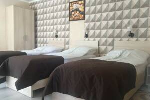 Изображение Изображение: 3-х местный номер с отд. кроватями и балконом #1 #3