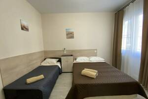 Изображение Изображение: Трехместный номер с балконом #1 #6