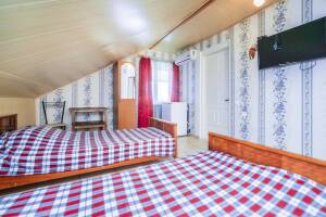 Изображение Изображение: 2-х местный номер «Комфорт» на мансарде #1 #2