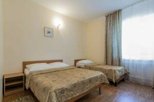 Изображение Изображение: 3-х местный номер без балкона #1 #4