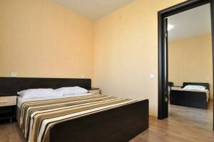 Изображение Изображение: Четырехместный 2-комнатный номер с террасой 1 этаж #1 #9