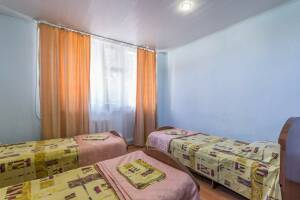 Изображение Изображение: № 8 Трехместный номер с удобствами #1 #8