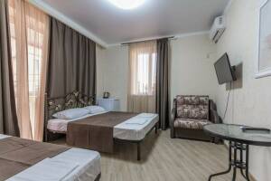 Изображение Изображение: 3-х местный Улучшенный номер Делюкс #1 #4