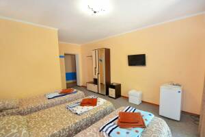 Изображение Изображение: Трехместный с тремя раздельными кроватями #1 #4