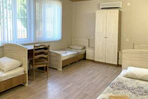 Изображение Изображение: Четырехместный номер-эконом с отдельными кроватями #1 #11