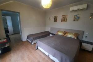 Изображение Изображение: 3хместная комната с французким балконом на 3 этаже #1 #8