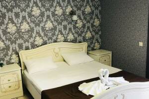 Изображение Изображение: Улучшенный трехместный номер со всеми удобствами #1 #2