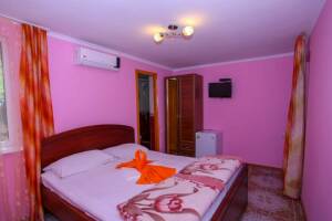 Изображение Изображение: Трехместный номер со всеми удобствами #1 #7