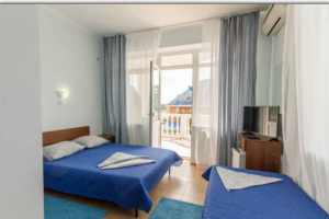 Изображение Изображение: 3-х местный номер с большим балконом #1 #4