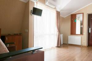 Изображение Изображение: Трёхместный «Стандарт» на мансарде #1 #2