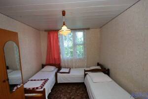 Изображение Изображение: Трёхместный «эконом» в деревянном домике #1 #4