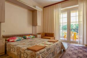 Изображение Изображение: 2-х местный «Стандарт» с балконом и доп. местом #1 #1