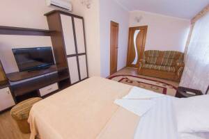 Изображение Изображение: Трёхместный номер «Стандарт» с доп. местом #1 #2