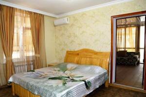 Изображение Изображение: «Люкс» до 5 человек двухкомнатный #1 #4