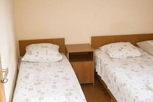 Изображение Изображение: Трехместный «Эконом» #1 #2