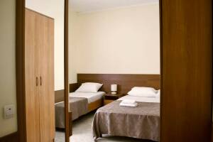 Изображение Изображение: Стандарт 3-х местный номер с балконом #1 #3