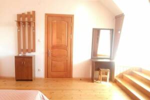 Изображение Изображение: 3-комнатный 12 местный «Полулюкс» #1 #8