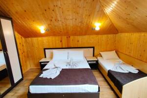 Изображение Изображение: 3-х местный номер «Classic» c мансардой #1 #5