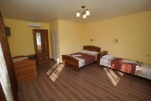 Изображение Изображение: Пятиместная комната с удобствами «Комфорт» #1 #7