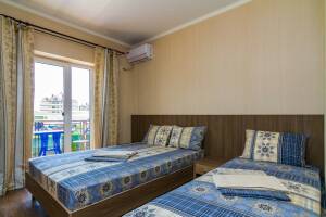 Изображение Изображение: Трехместный номер с балконом #1 #3