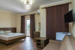 Изображение Изображение: Четырехместный номер с ванной и с балконом #1 #5