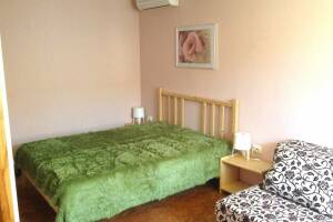 Изображение Изображение: № 3 Домик 3-х местный с доп. местом #1 #3