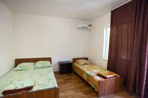 Изображение Изображение: 3-х местный номер с удобствами #1 #2