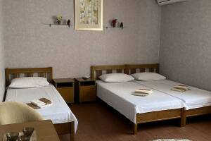 Изображение Изображение: Трехместный с удобствами без балкона #1 #3