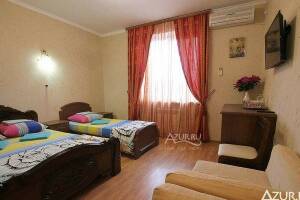 Изображение Изображение: Трёхместный номер с удобствами #1 #2