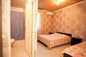 Изображение Изображение: 4-х местный номер с удобствами #1 #2