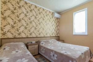 Изображение Изображение: 3-х местный номер «Люкс» #1 #2